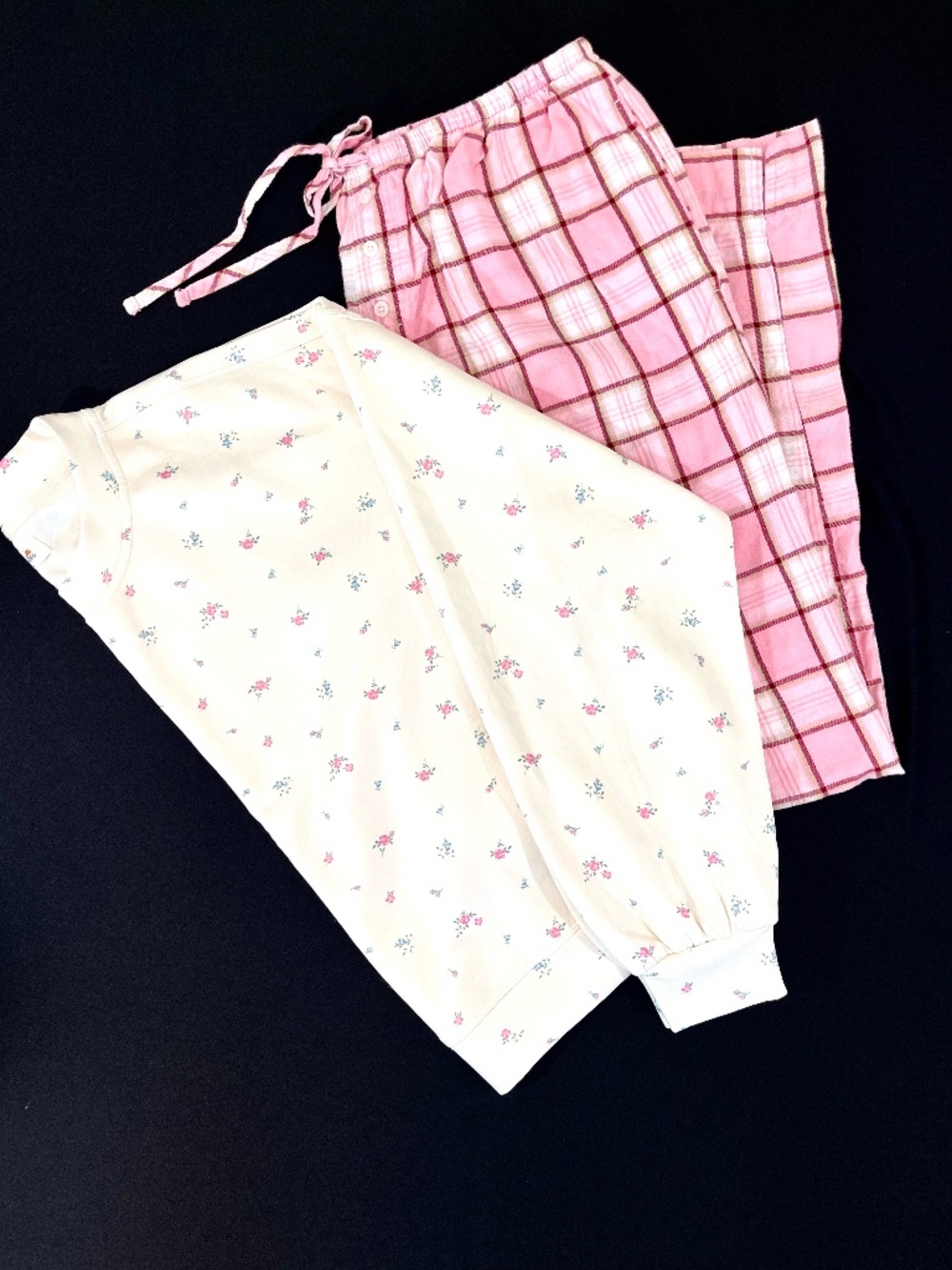 Tullibee & Wild Fable "P.J. Set of sweatshirt in ditsy, cozy check flannel pants